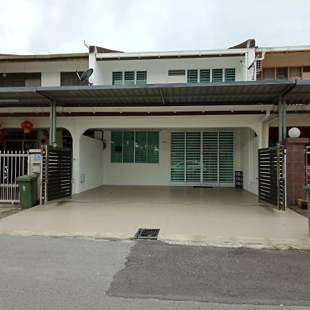 722 Homestay Kuching Exterior photo